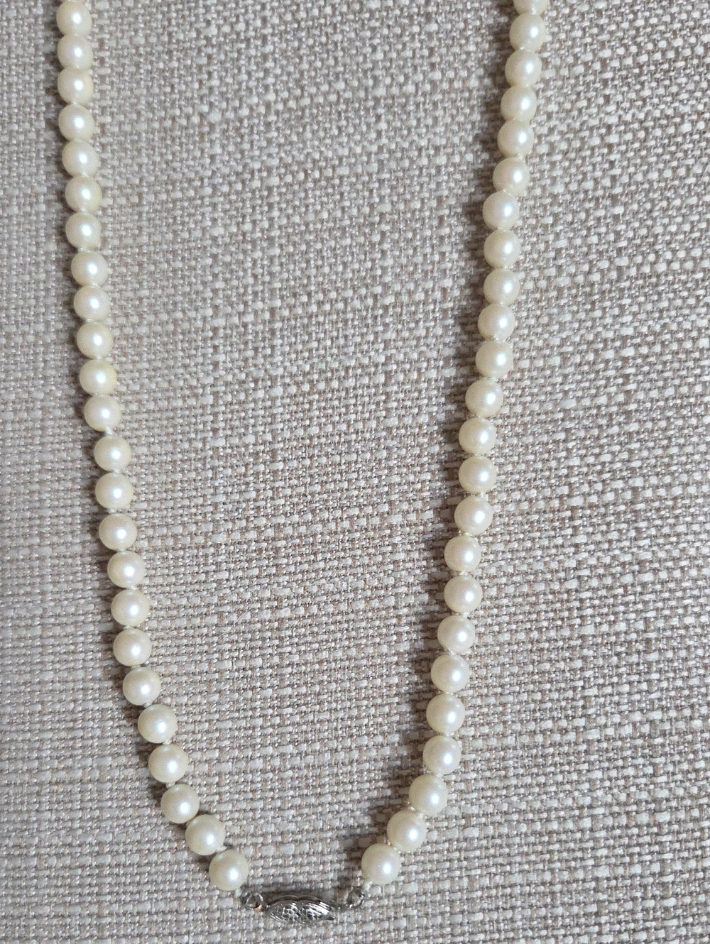 Vintage Faux Ivory Pearl Necklace with Silver Clasp